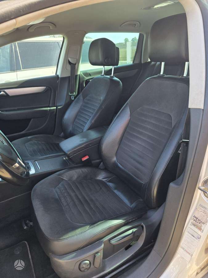 Volkswagen Passat 2011 — photo 14