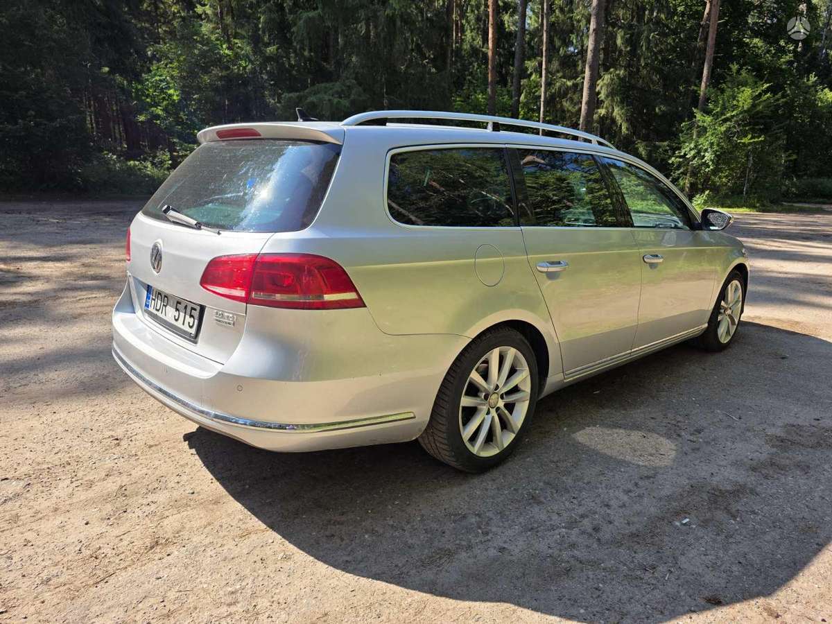 Volkswagen Passat 2011 — photo 7