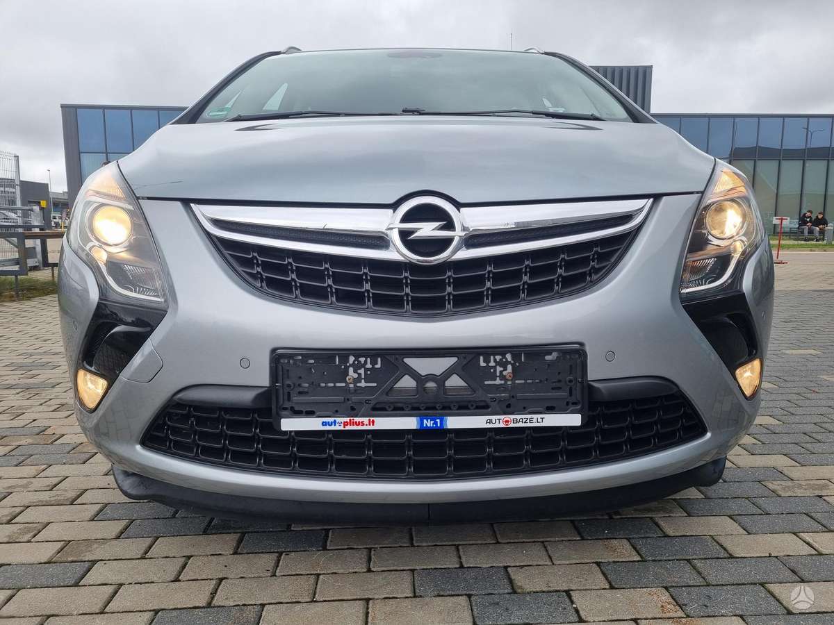 Opel Zafira 2015 — photo 13