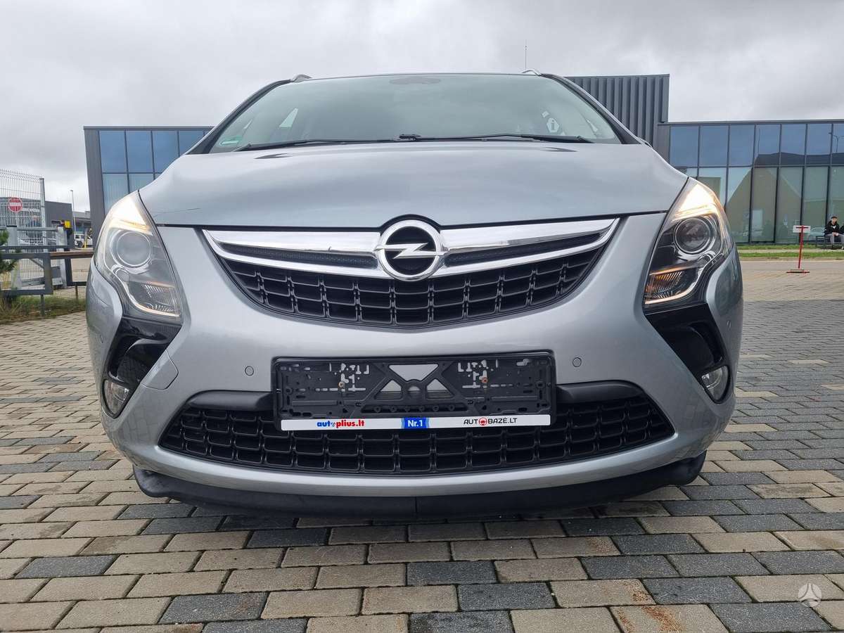 Opel Zafira 2015 — photo 14