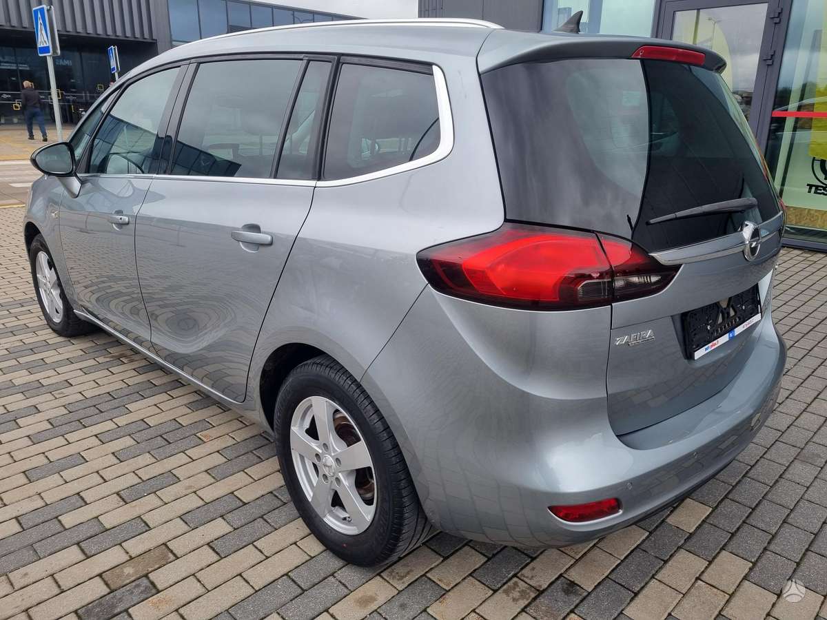 Opel Zafira 2015 — photo 7