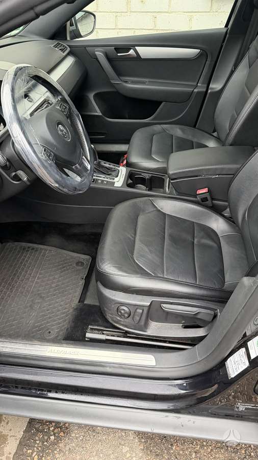Volkswagen Passat 2013 — photo 10