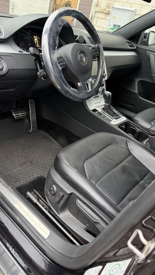 Volkswagen Passat 2013 — photo 11