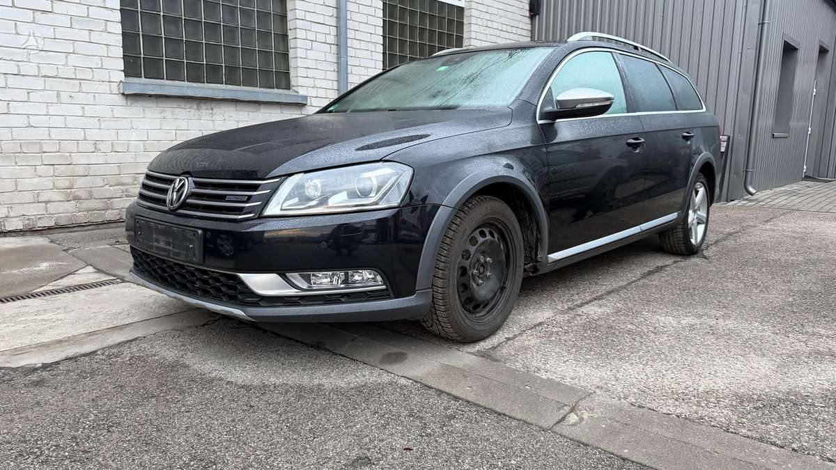 Volkswagen Passat 2013 — photo 18