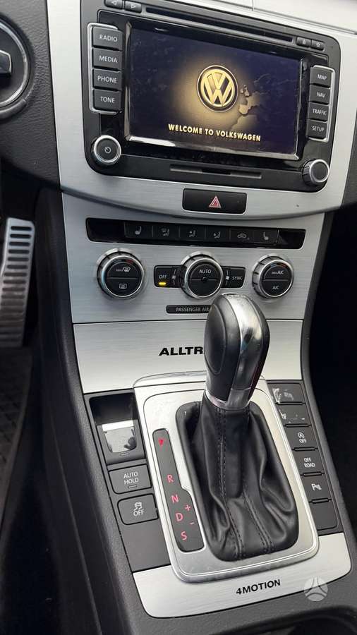 Volkswagen Passat 2013 — photo 9
