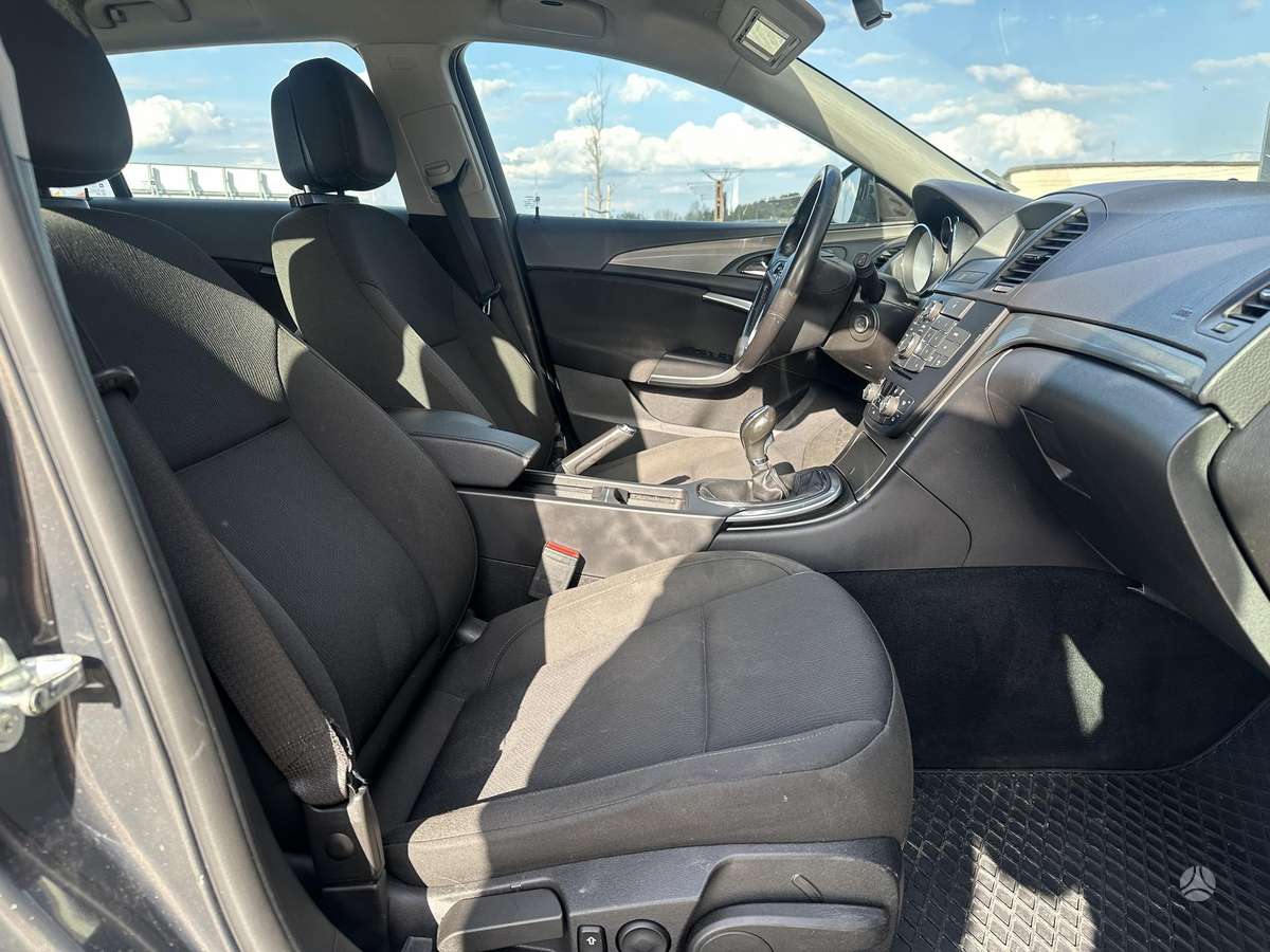 Opel Insignia 2013 — photo 11
