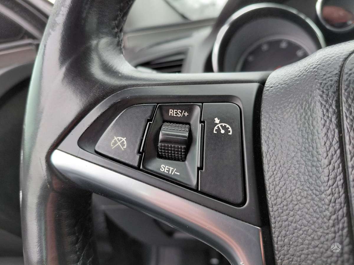 Opel Insignia 2013 — photo 13