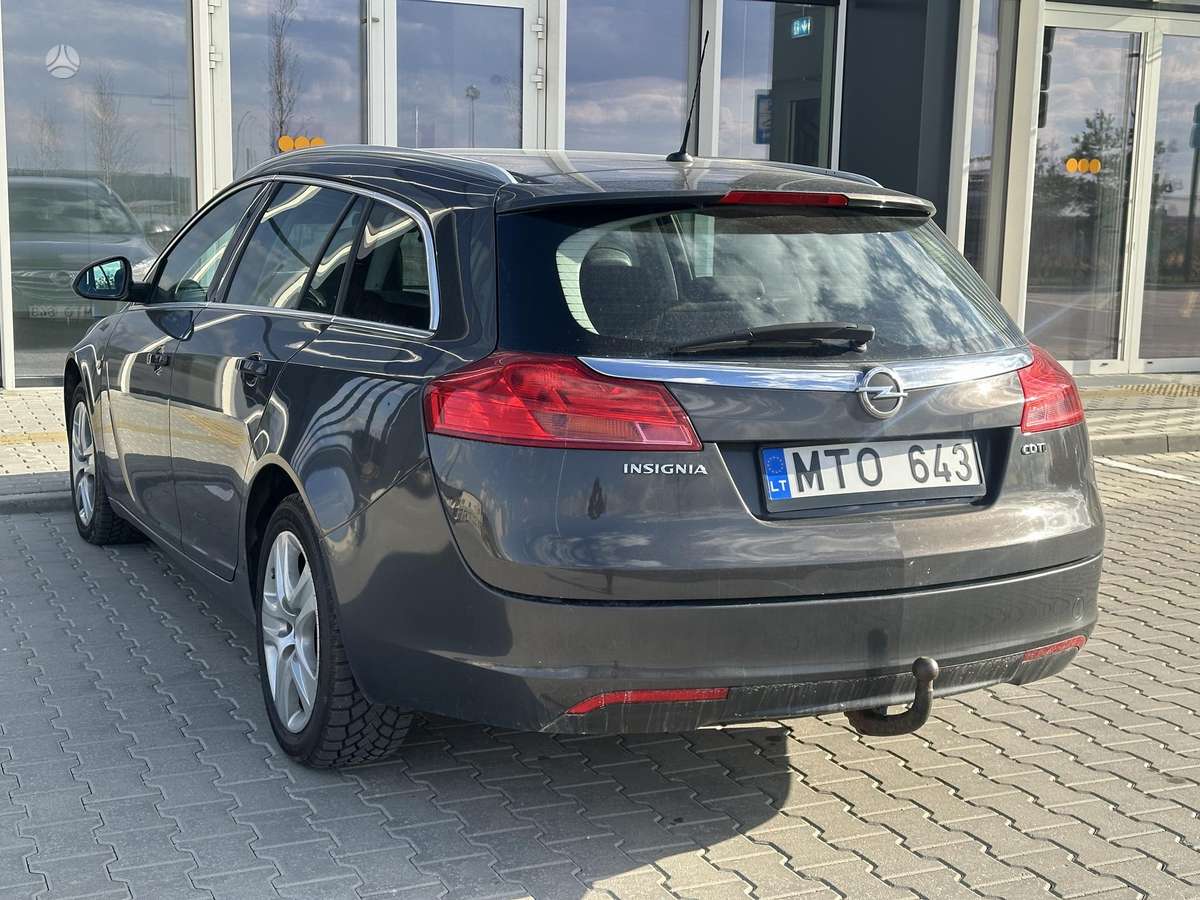 Opel Insignia 2013 — engine 1956 cm³, 131 HP (96kW)