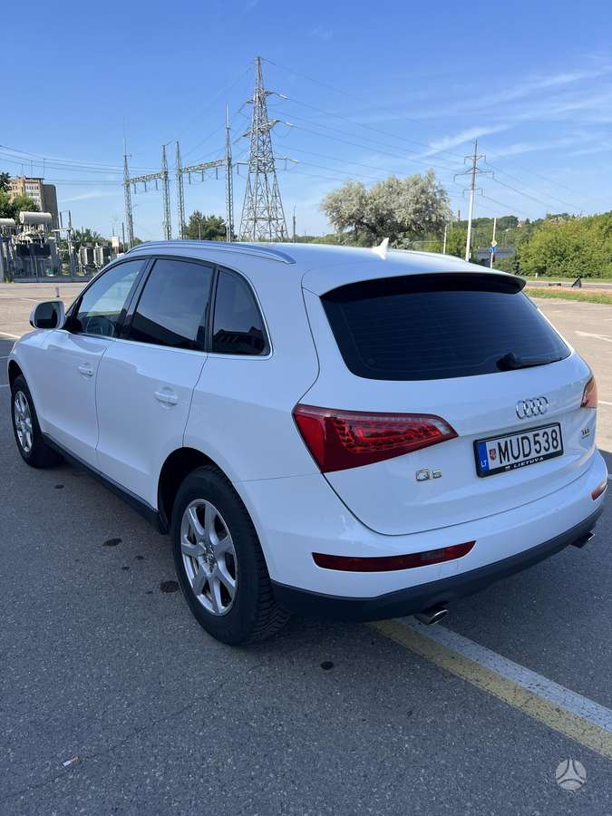 Audi Q5 2012 — rear view