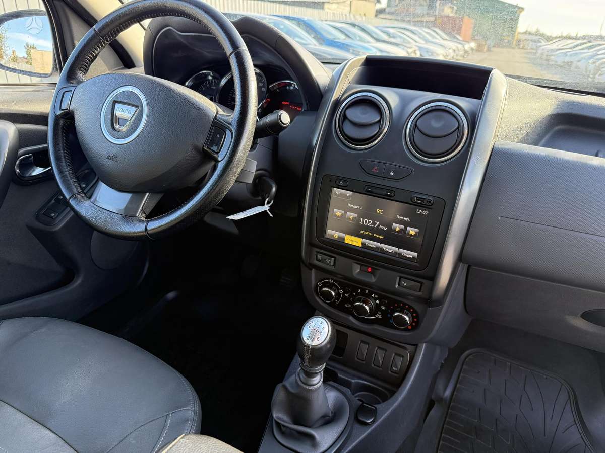 Dacia Duster 2014 — photo 11