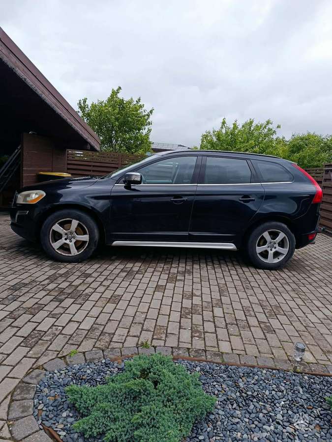 Volvo XC60 2009 — rear view