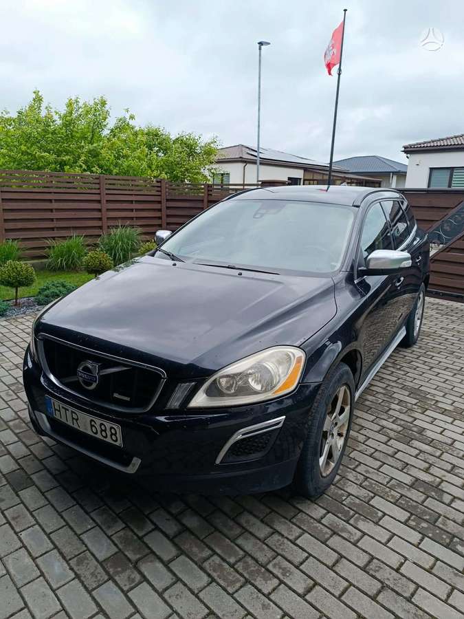 Volvo XC60 2009 — interior