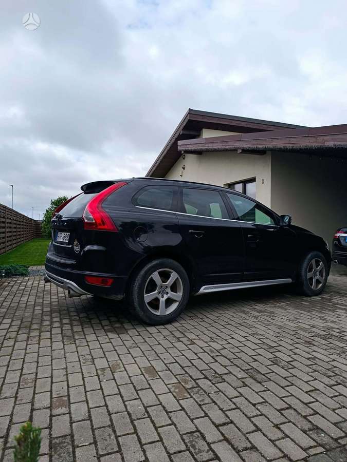 Volvo XC60 2009 — engine 2400 cm³, 175 HP (129kW)