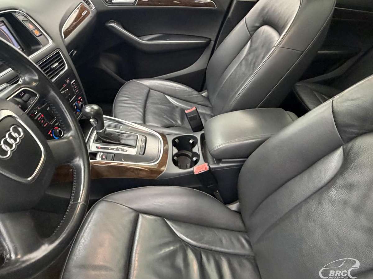 Audi Q5 2011 — photo 24