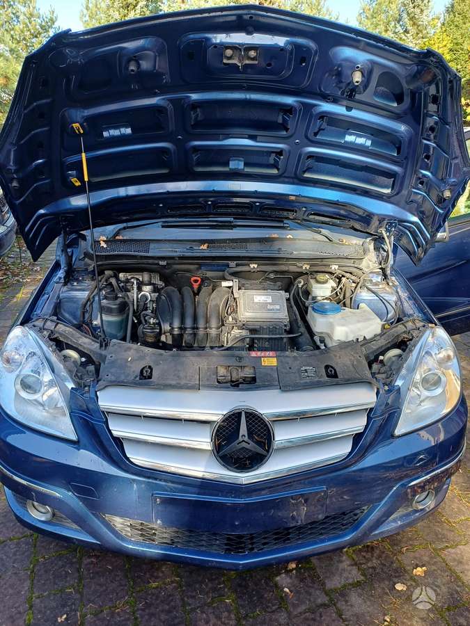 Mercedes-Benz B170 2009 — photo 10