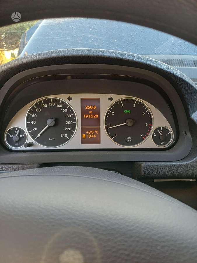 Mercedes-Benz B170 2009 — photo 24