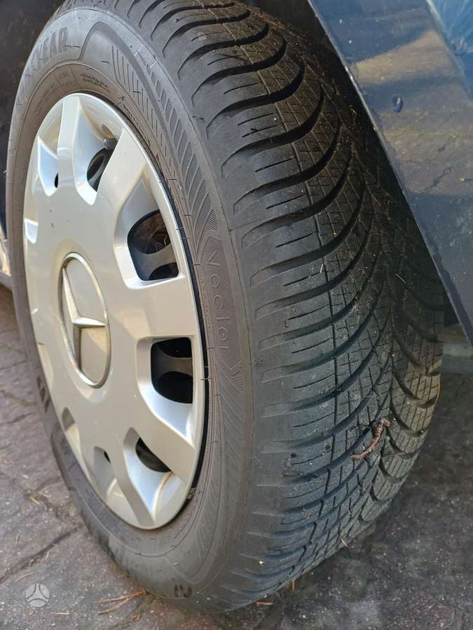 Mercedes-Benz B170 2009 — photo 27