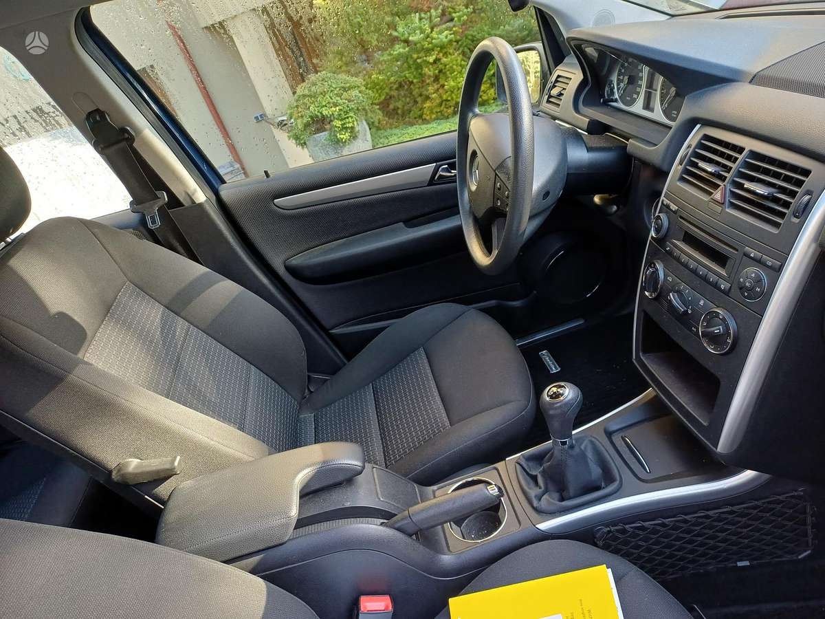 Mercedes-Benz B170 2009 — photo 30