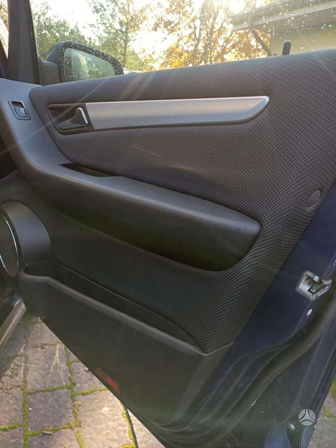 Mercedes-Benz B170 2009 — photo 31