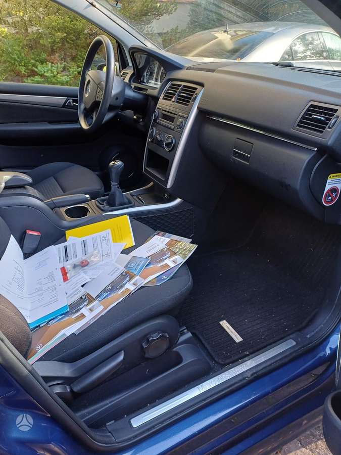 Mercedes-Benz B170 2009 — photo 32