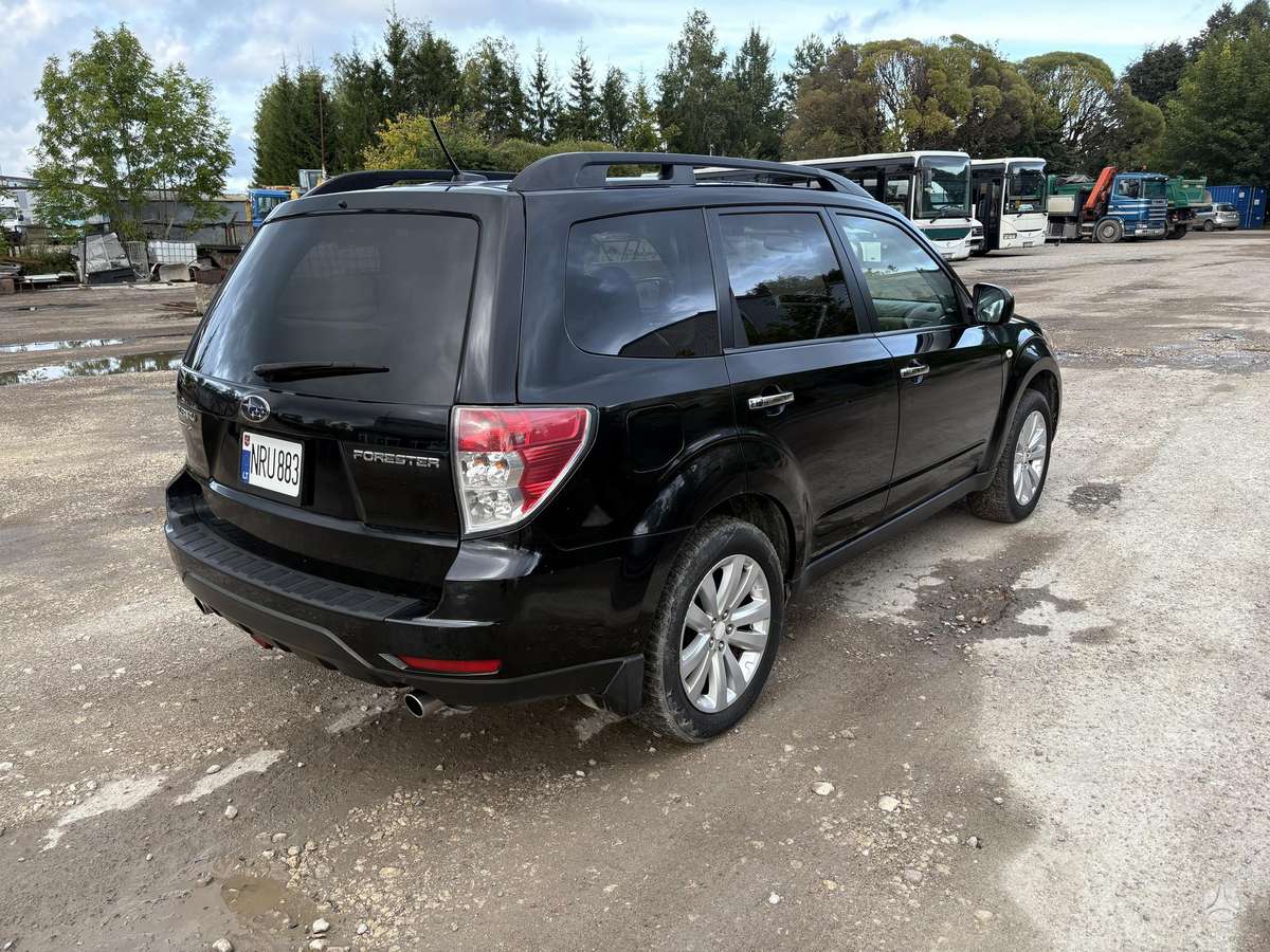 Subaru Forester 2011 — двигун 2457 cm³, 170 HP (125kW)