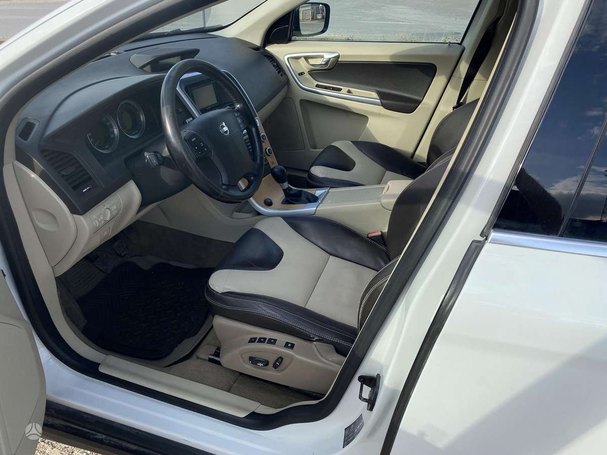 Volvo XC60 2008 — photo 11