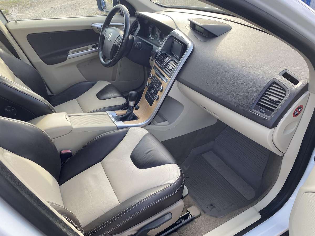 Volvo XC60 2008 — photo 12