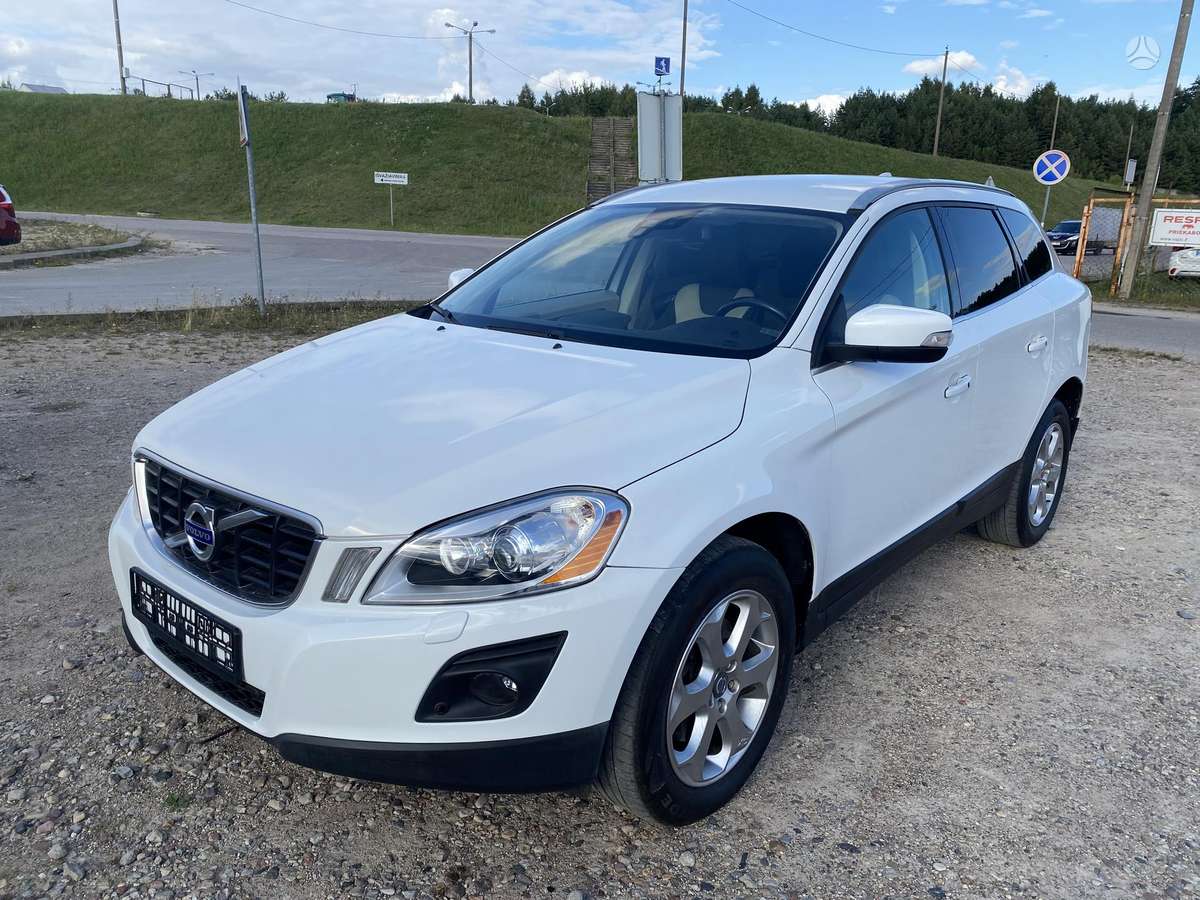 Volvo XC60 2008 — rear view