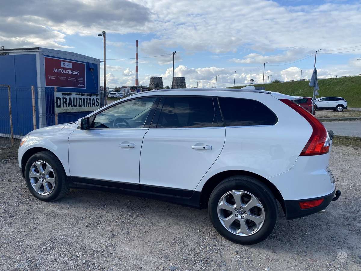 Volvo XC60 2008 — engine 2400 cm³, 163 HP (120kW)