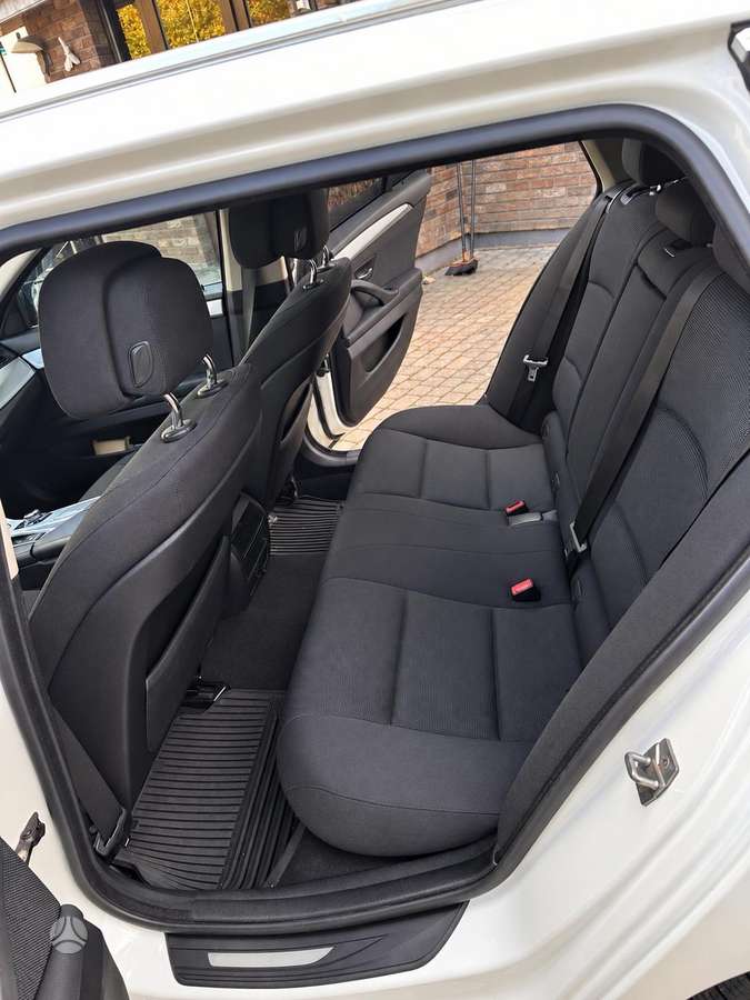 BMW 520 2012 — photo 10
