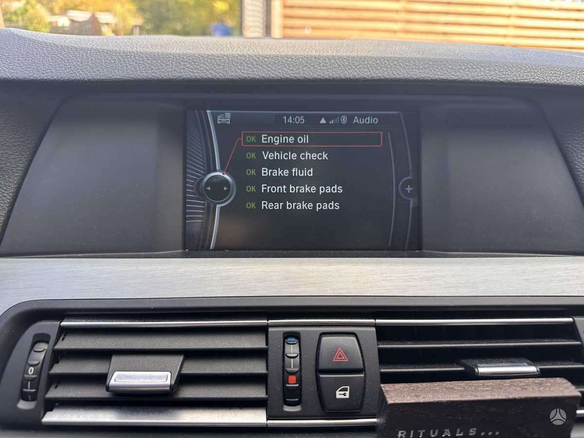BMW 520 2012 — photo 13
