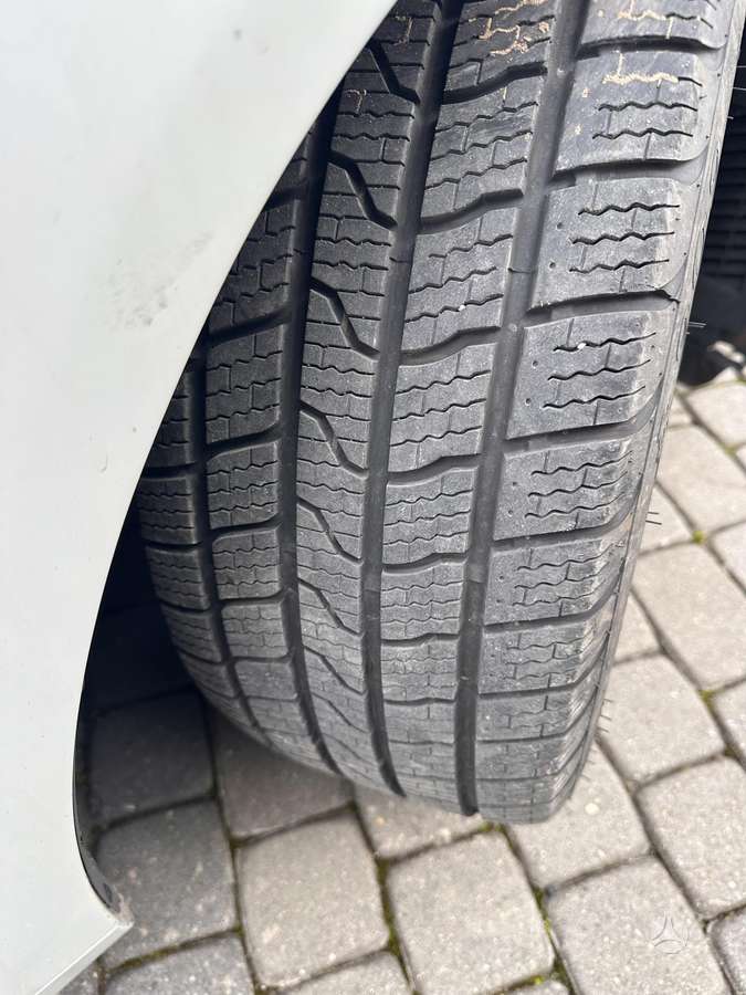 BMW 520 2012 — photo 15