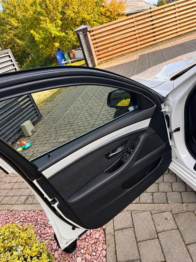 BMW 520 2012 — photo 8