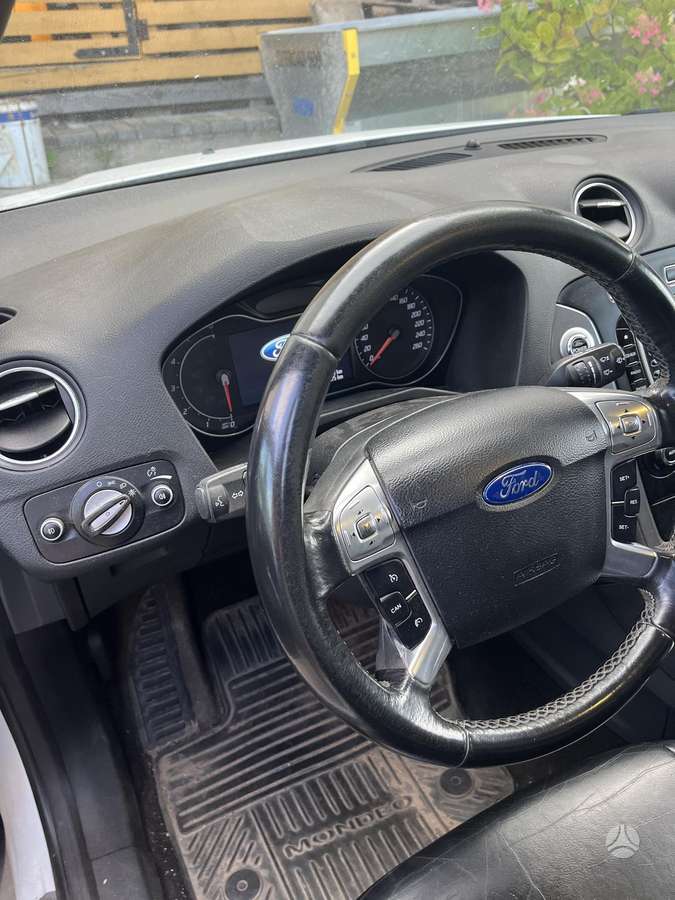 Ford Mondeo 2013 — photo 7