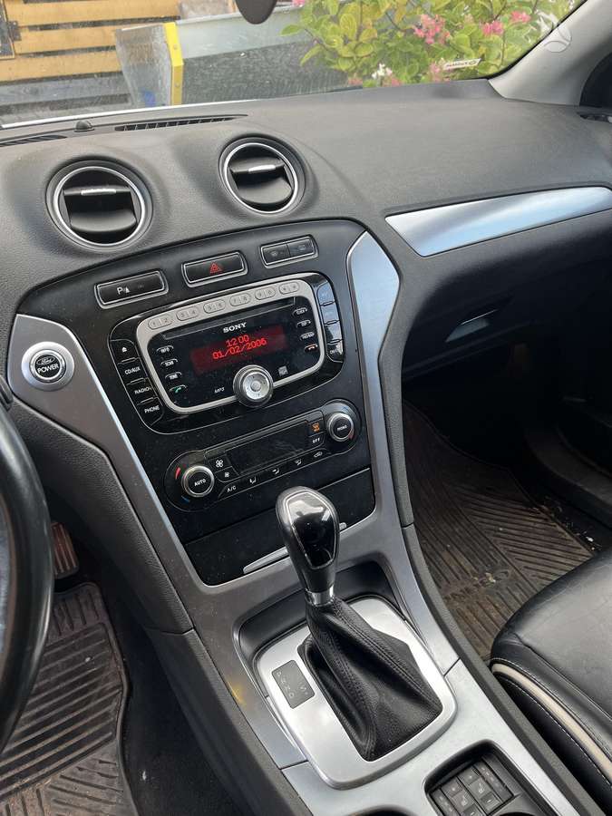 Ford Mondeo 2013 — photo 8