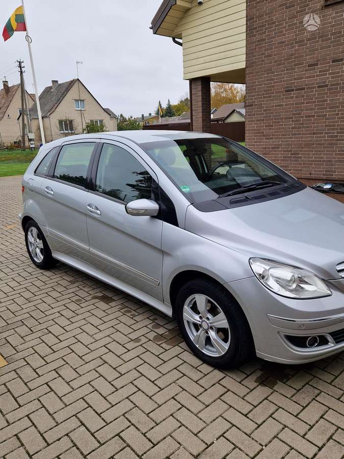Mercedes-Benz B200 2006 — rear view