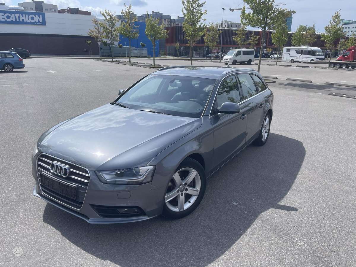 Audi A4 2012 — rear view
