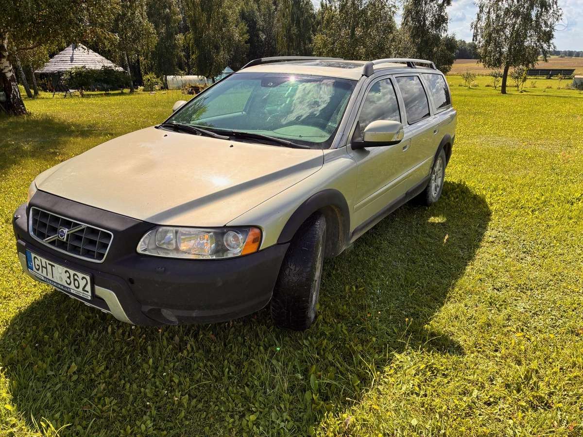 Volvo XC70 2006 — rear view