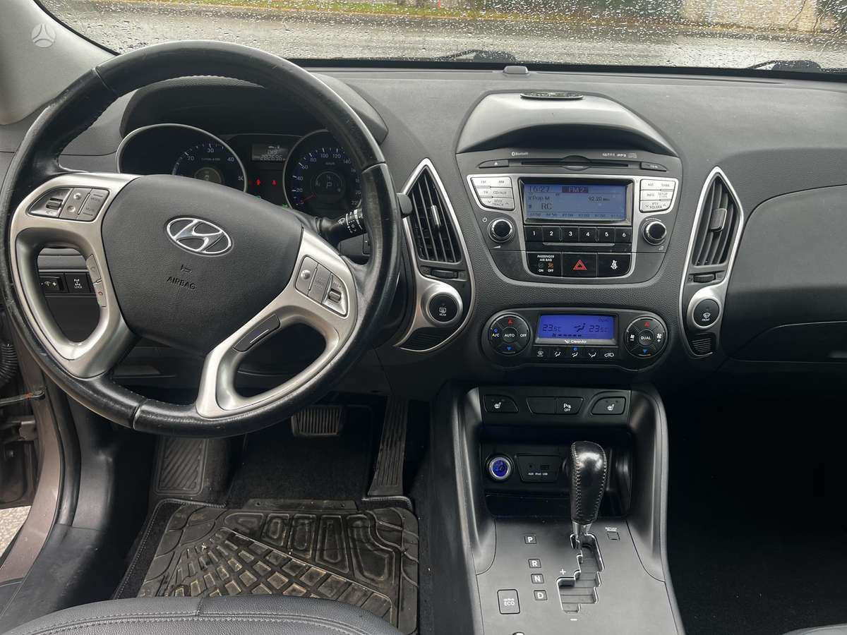 Hyundai ix35 2013 — photo 16