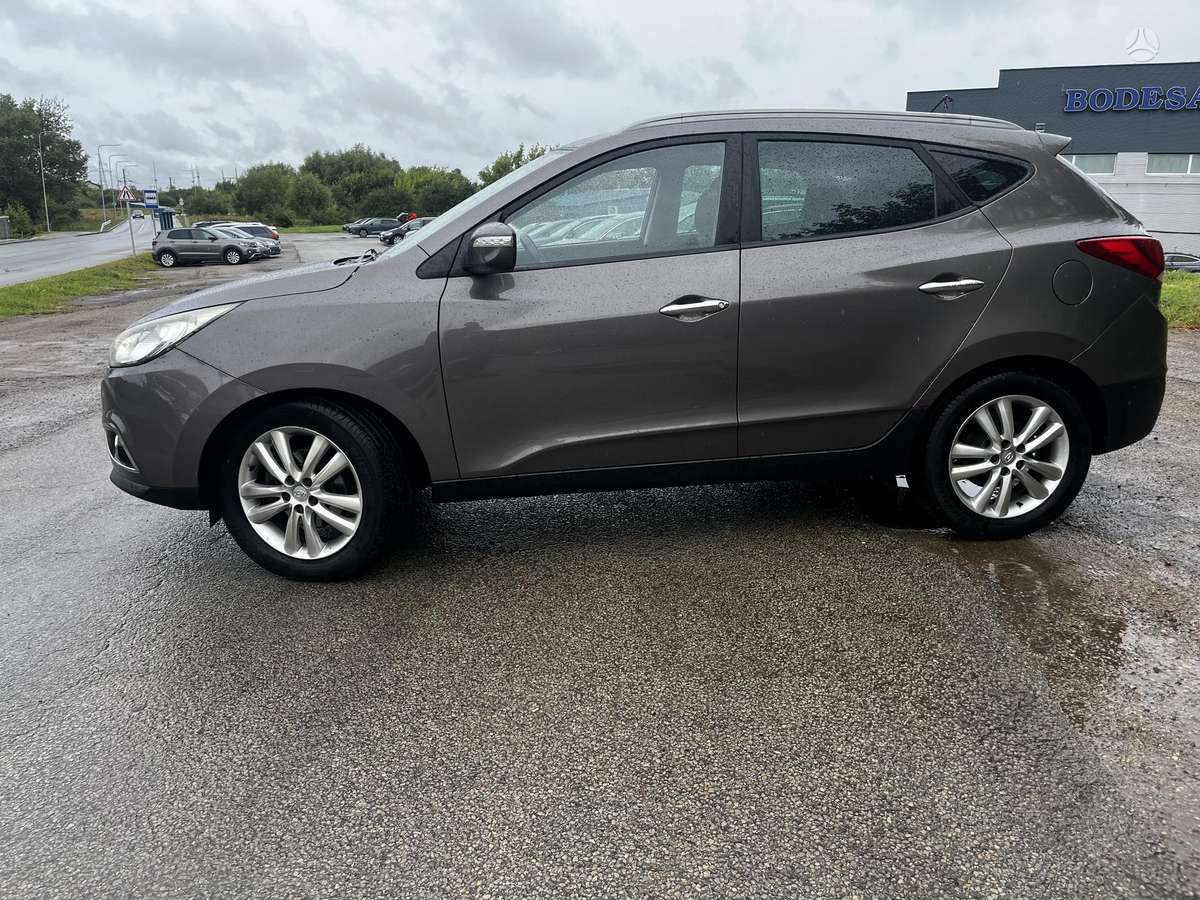 Hyundai ix35 2013 — rear view
