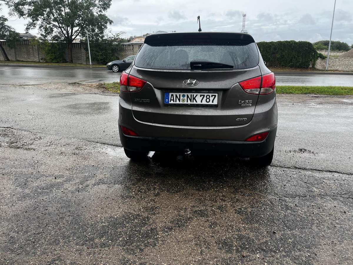 Hyundai ix35 2013 — engine 1995 cm³, 184 HP (135kW)