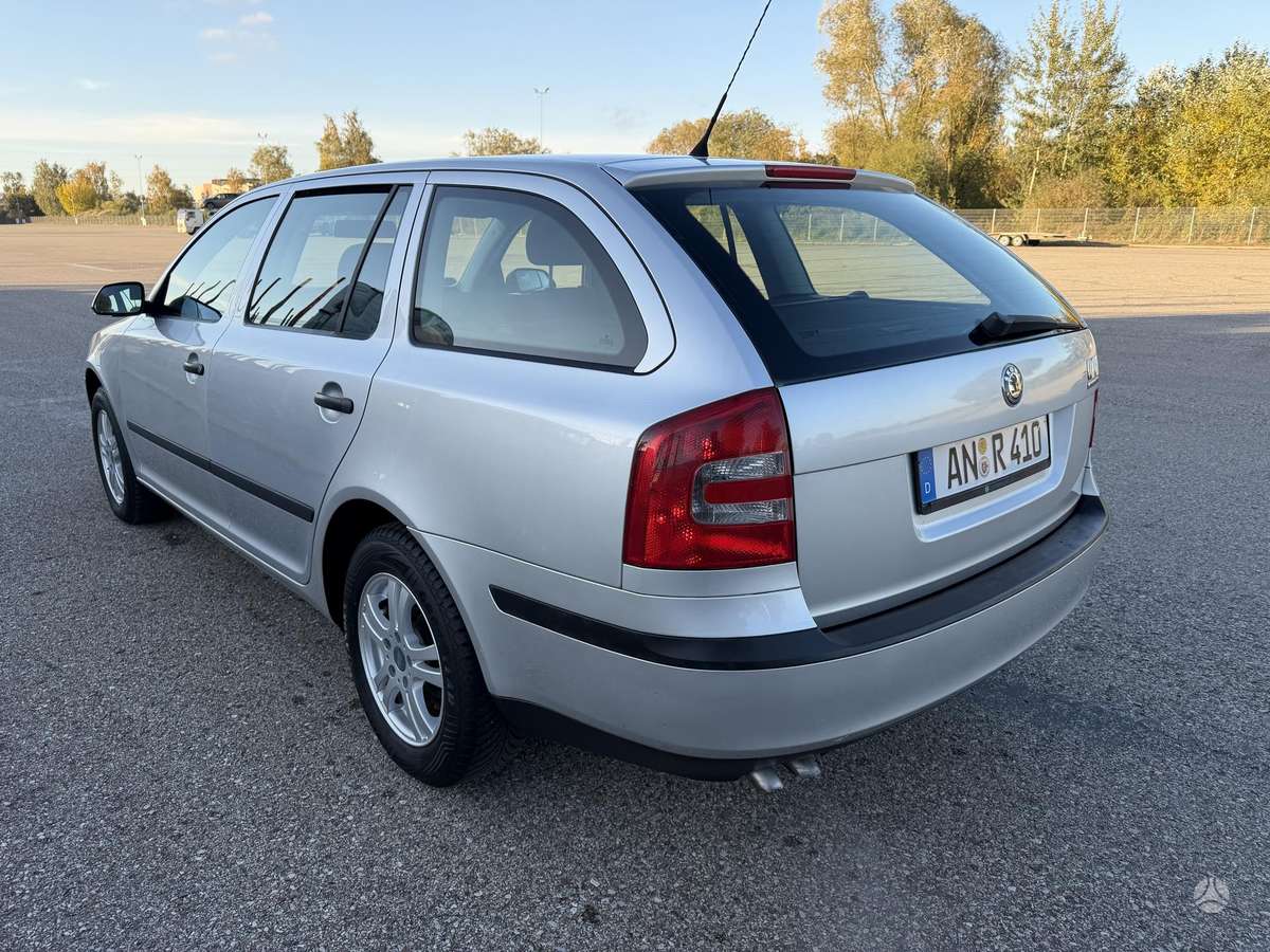 Skoda Octavia 2006 — салон