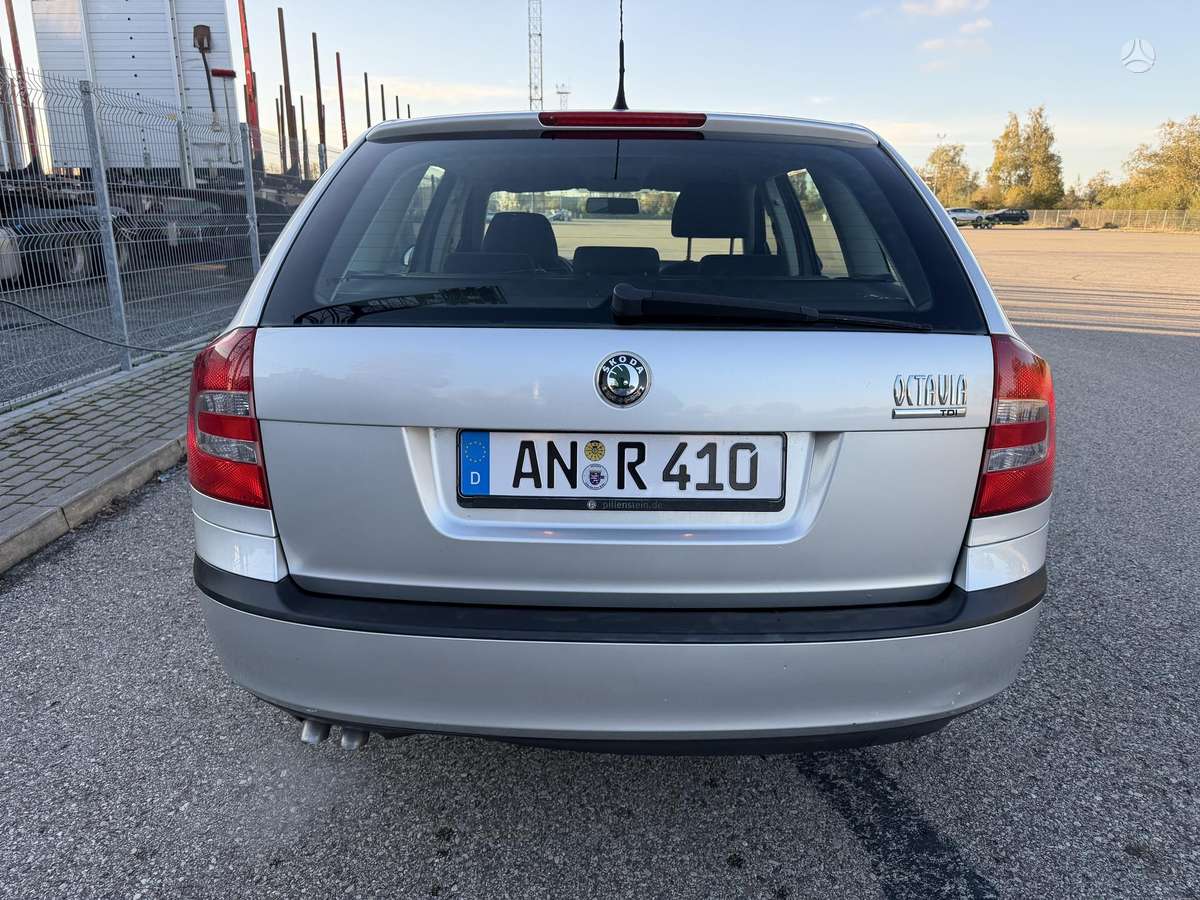 Skoda Octavia 2006 — двигун 1896 cm³, 105 HP (77kW)