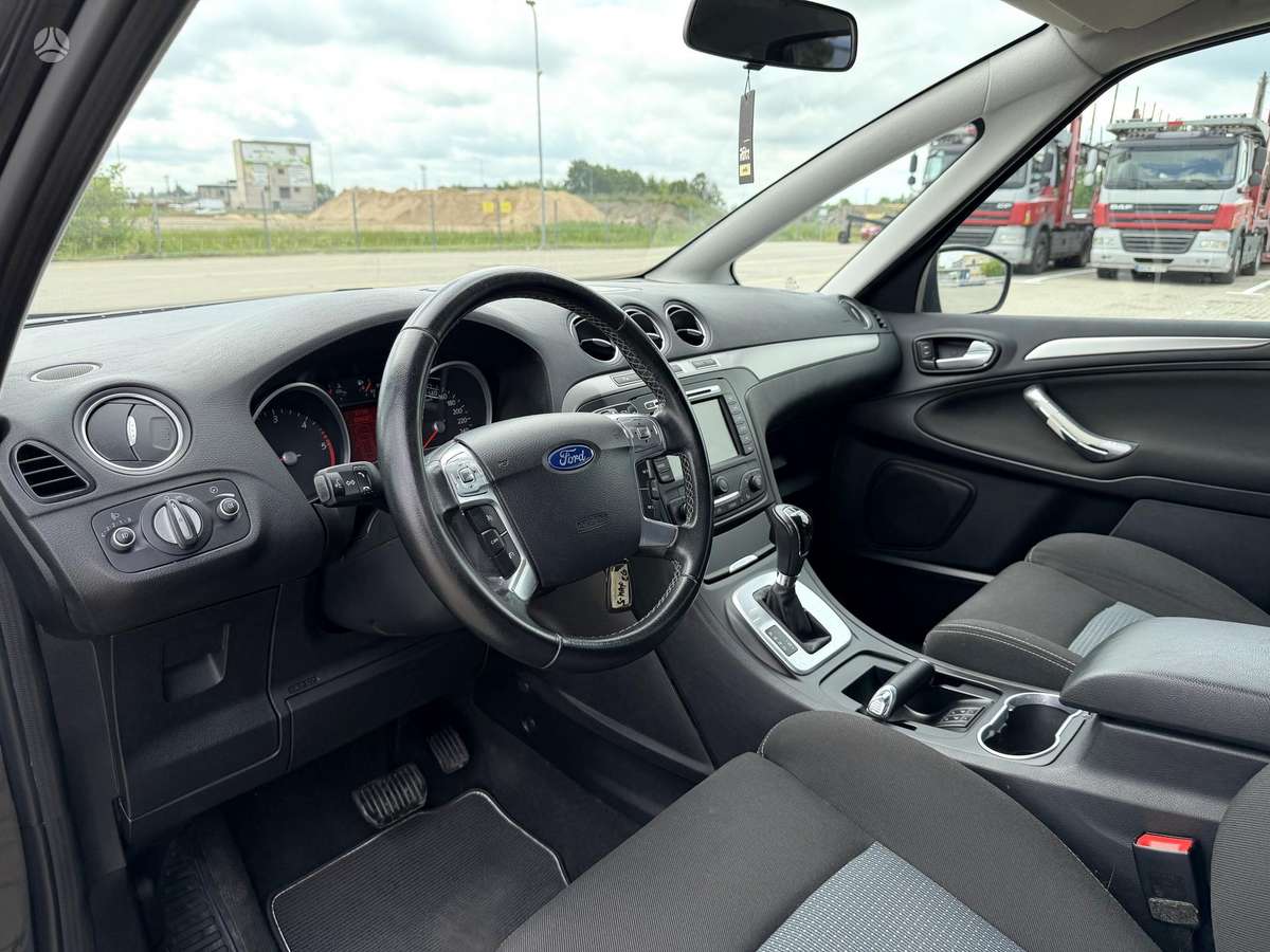 Ford S-MAX 2012 — photo 12