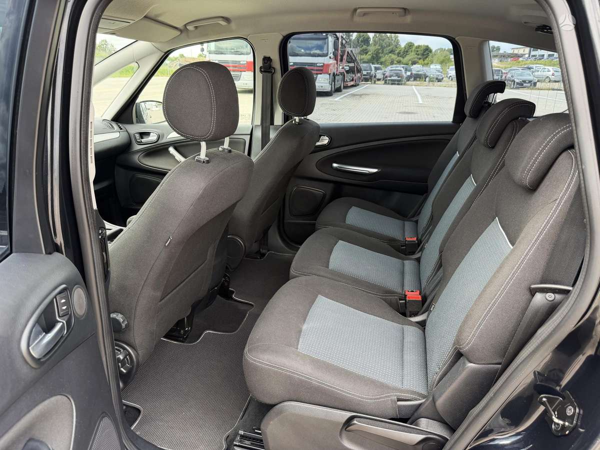Ford S-MAX 2012 — photo 13