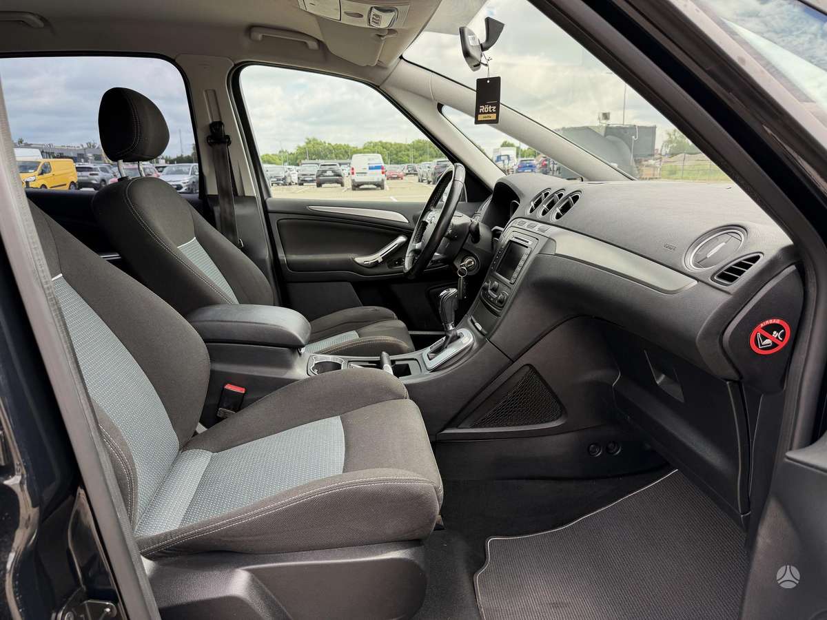 Ford S-MAX 2012 — photo 14