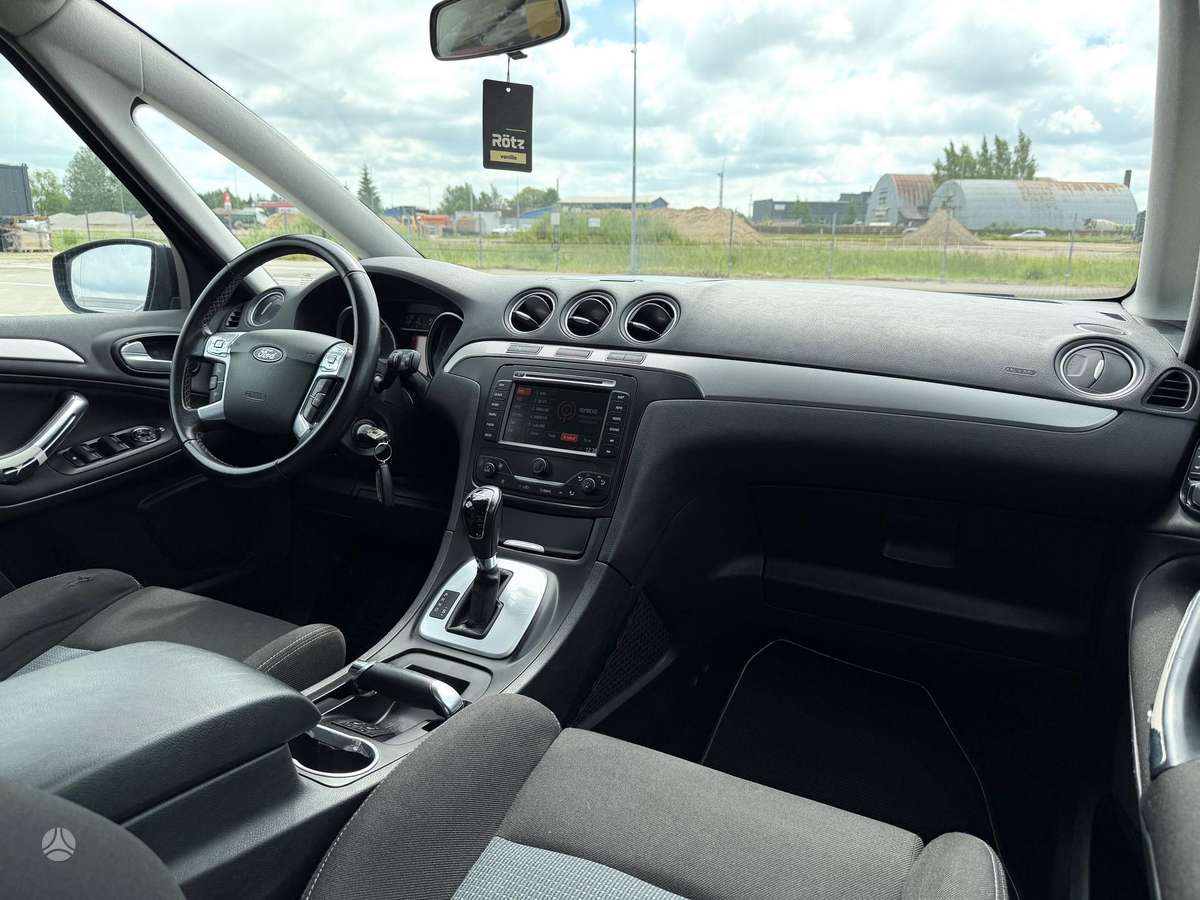 Ford S-MAX 2012 — photo 15