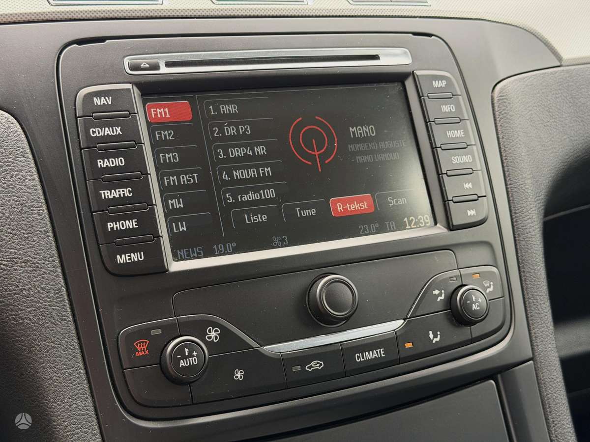Ford S-MAX 2012 — photo 21