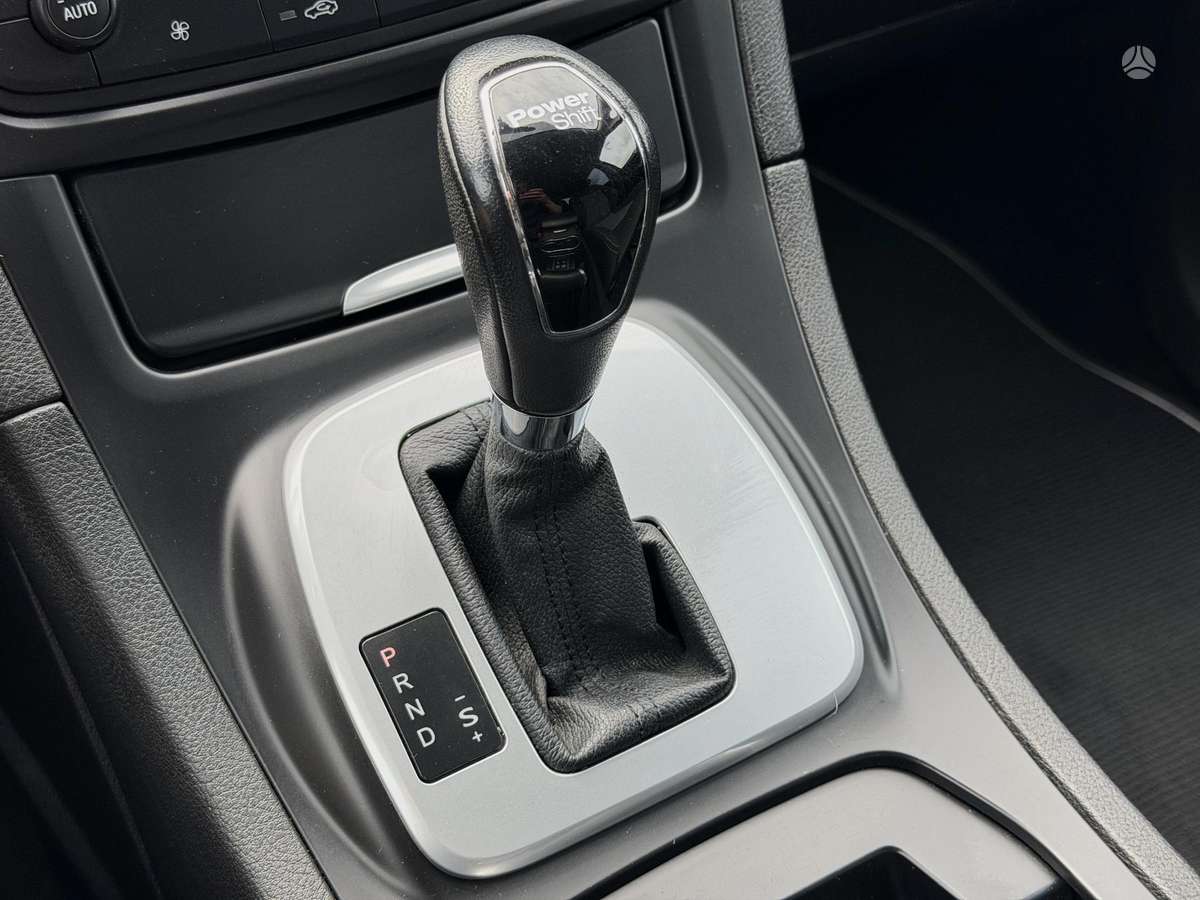 Ford S-MAX 2012 — photo 22