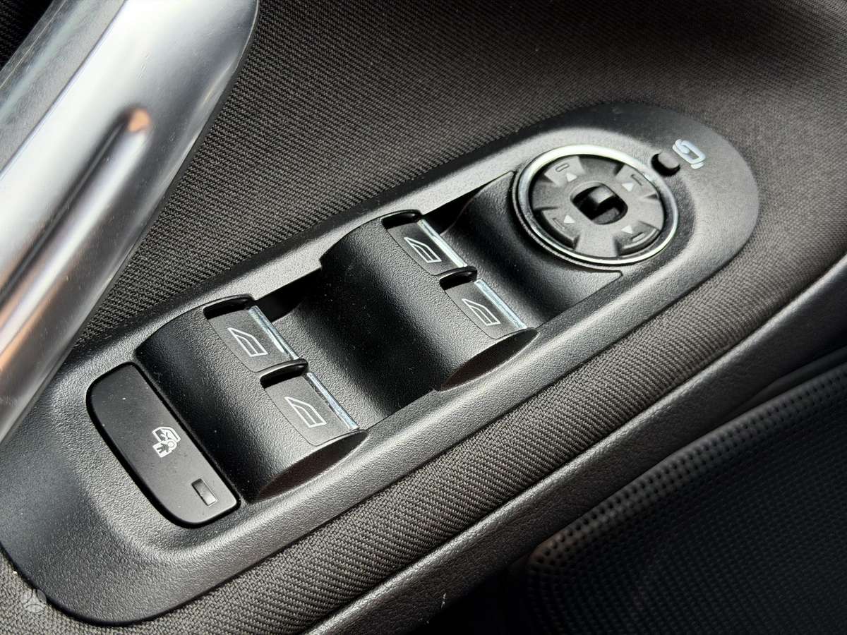 Ford S-MAX 2012 — photo 24